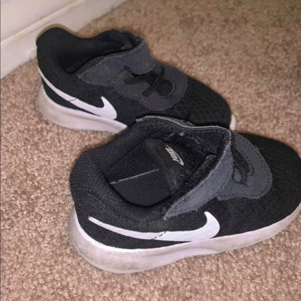Black and white nikes